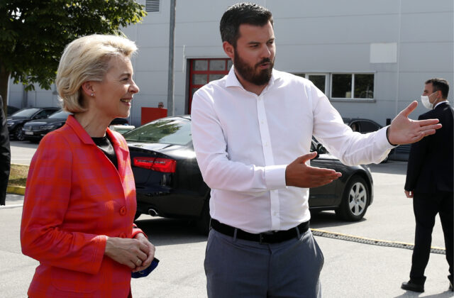 Šéfovi Bugatti ukradli auto za státisíce eur, zlodeja naháňal na pomerne lacnom Porsche